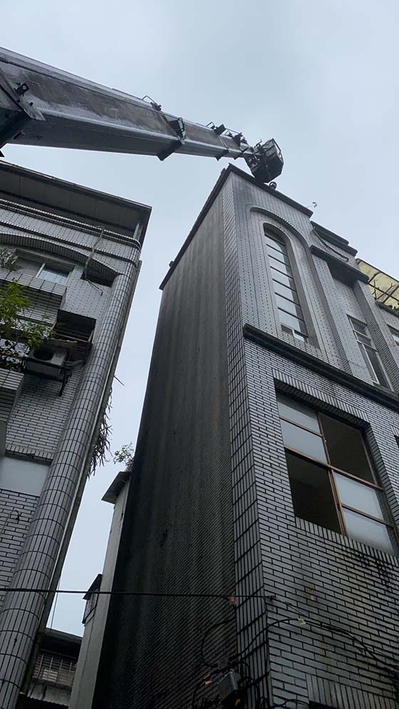 台北市內湖吊車