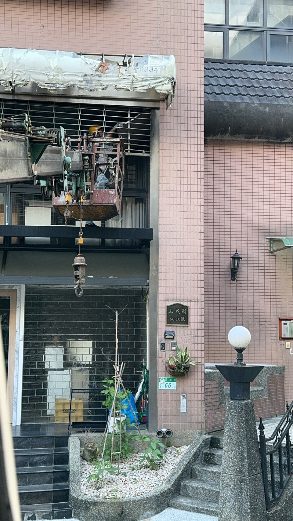 台北市南港區吊車
