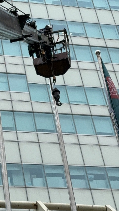 台北市南港區吊車