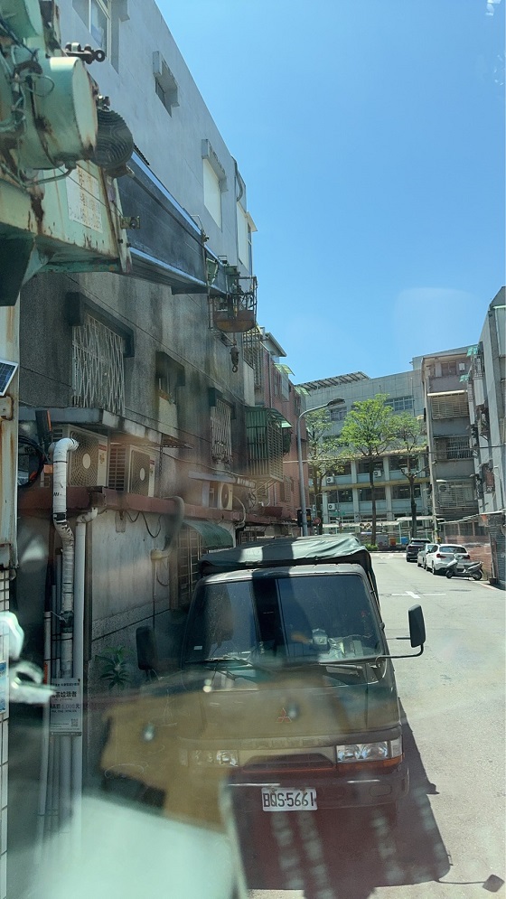 台北市南港區吊車