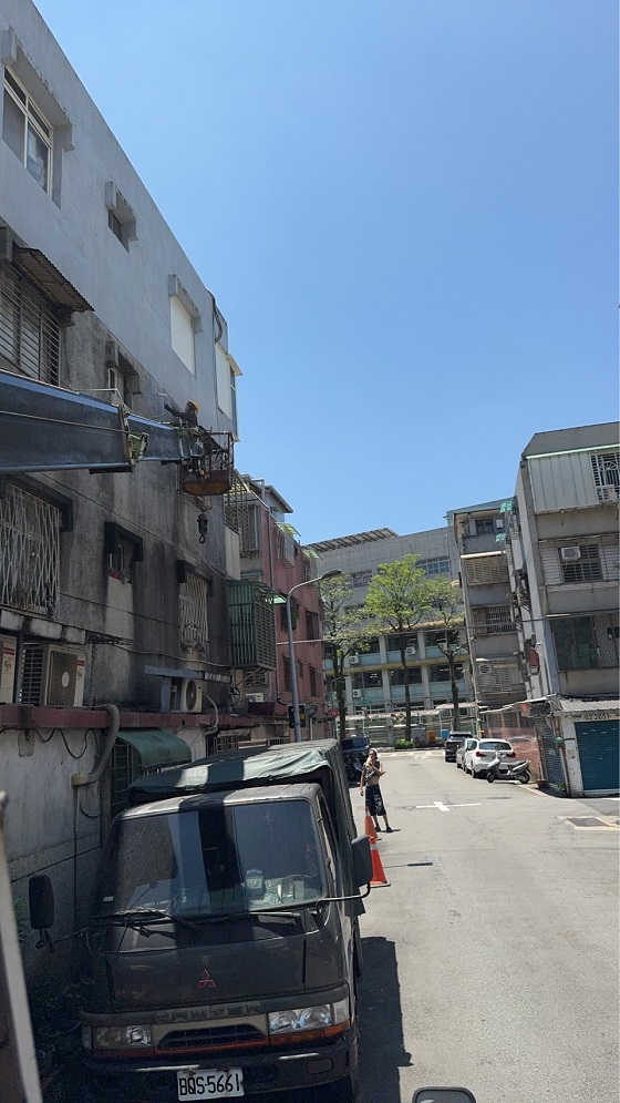 台北市南港區吊車