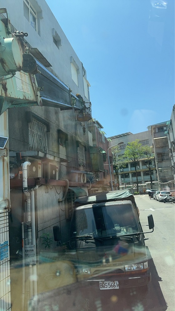 台北市南港區吊車