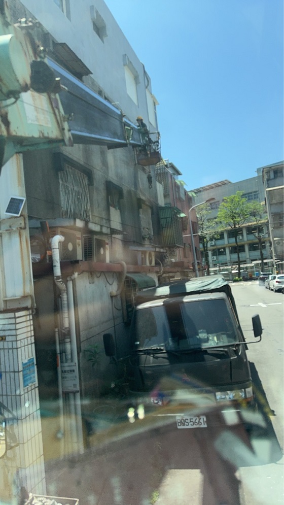 台北市南港區吊車