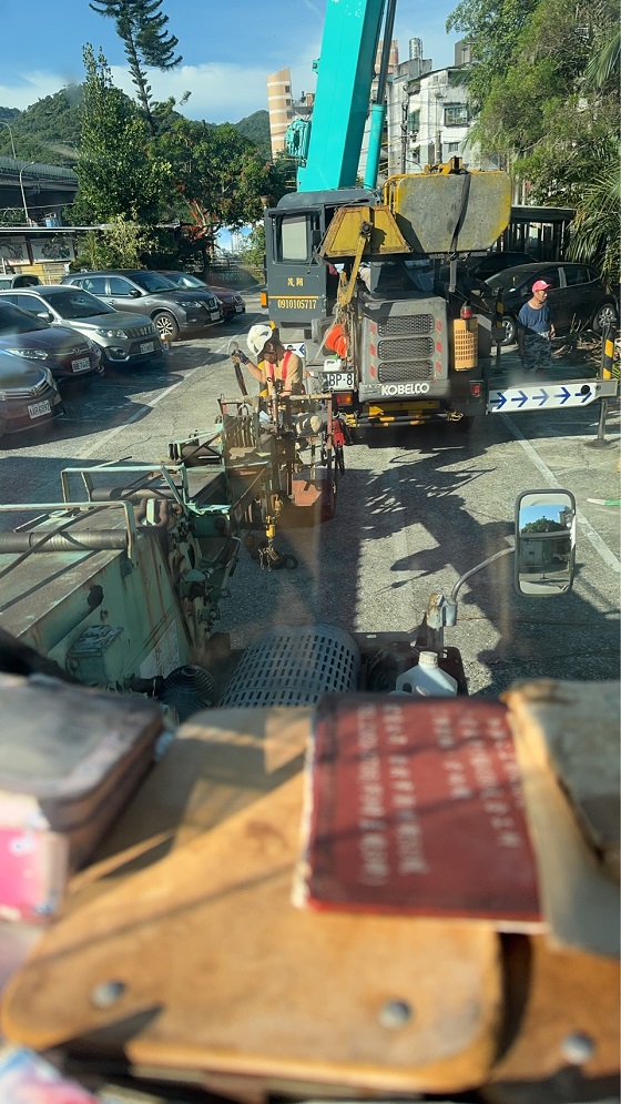 台北市南港區吊車