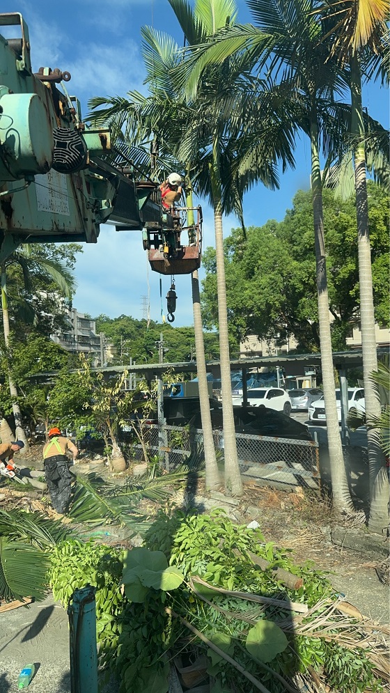台北市南港區吊車