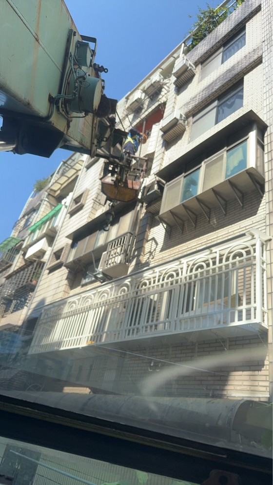 台北市中正區吊車