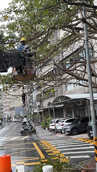 台北市中正區吊車
