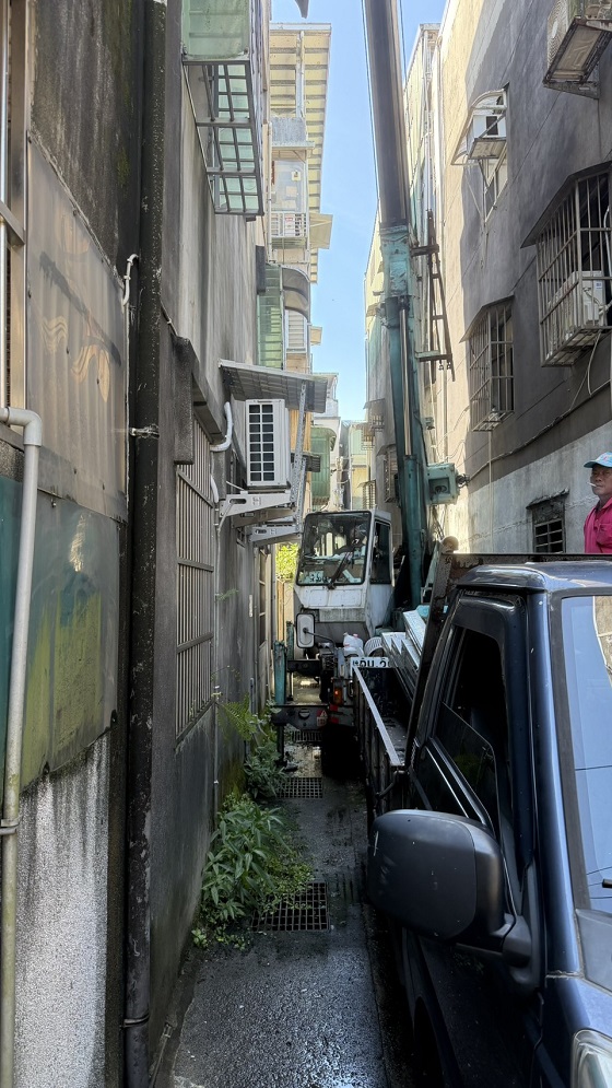 七堵吊車